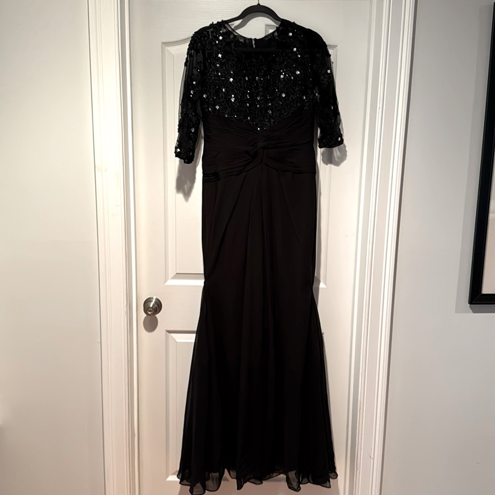 Beautiful evening gown!